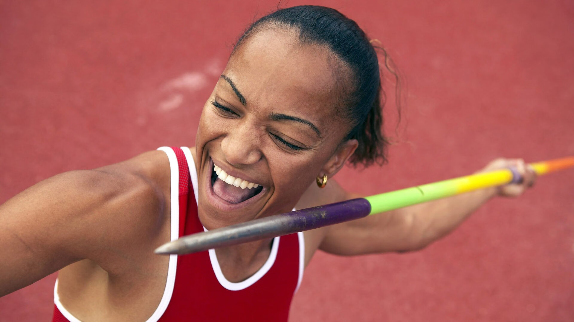 世界游泳锦标赛激战正酣，美国队与澳大利亚队竞争激烈，美国游泳队奥运会金牌