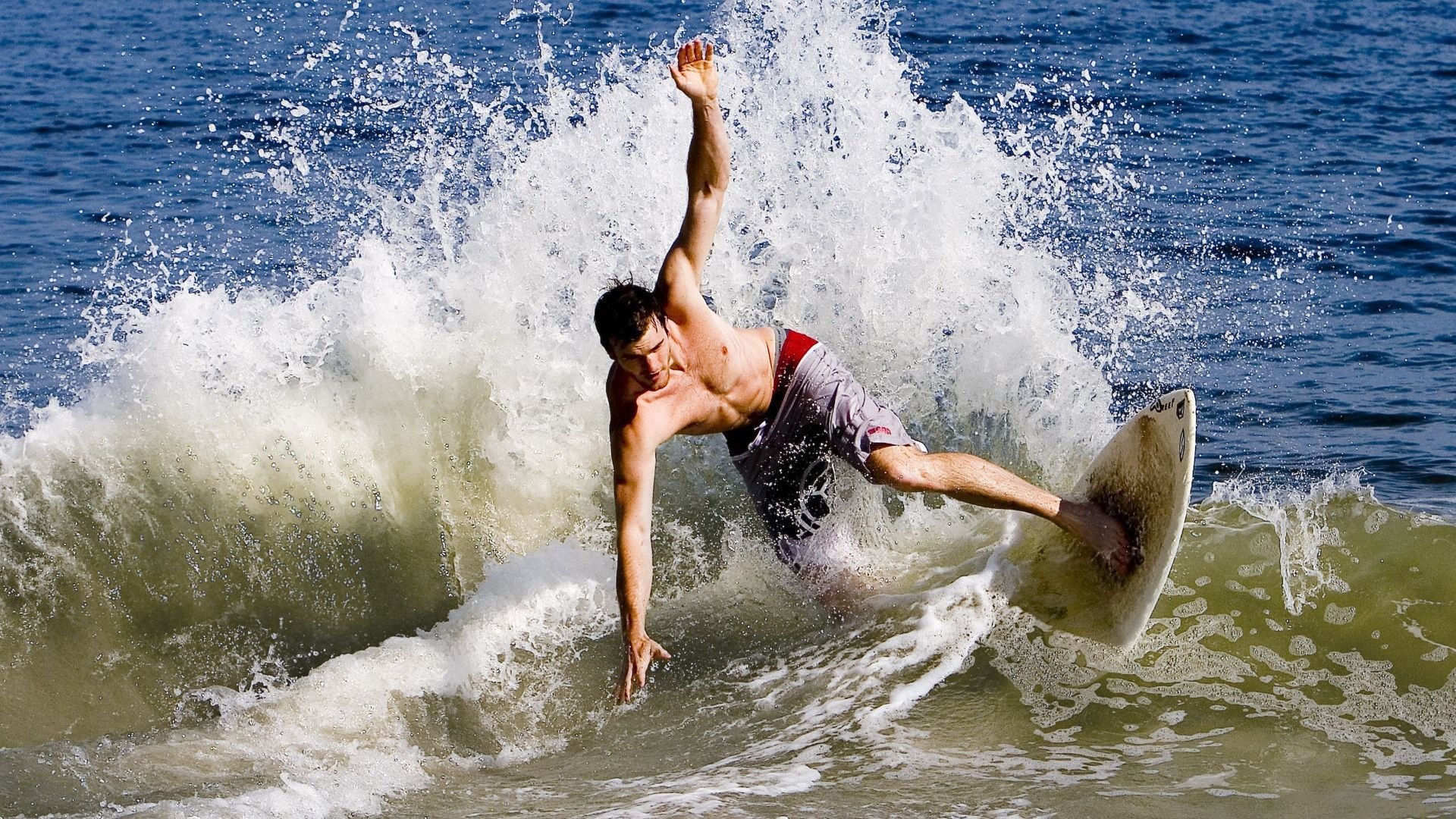 媒体称我队战术纪律性高全员执行力强成为对手难以破解的体系，战术纪律性训练李辉